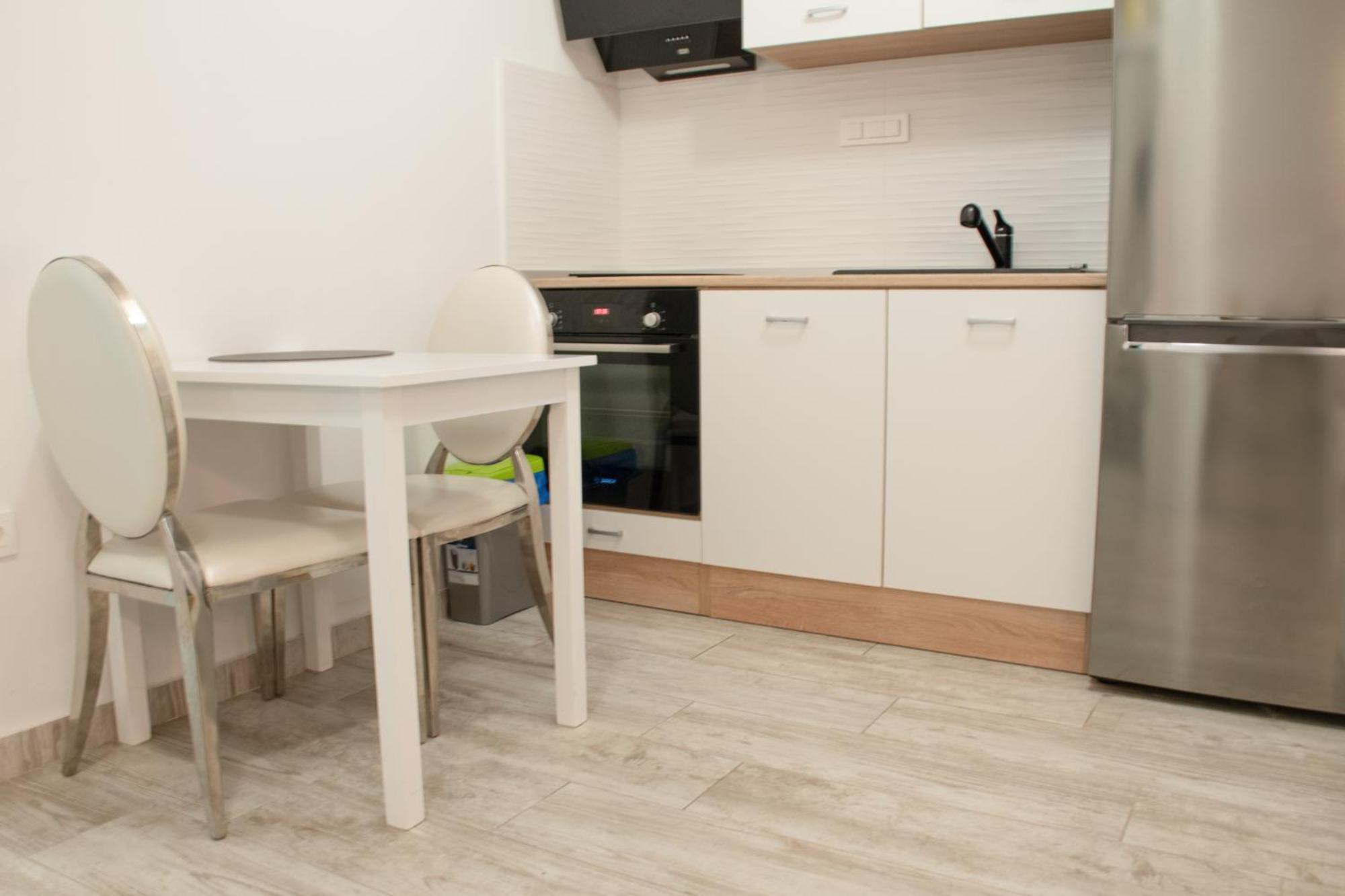 Apartment Downtown Abode *